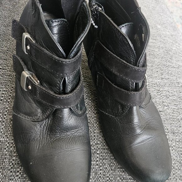 Taos Footwear Shoes - taos Black Leather Grunge Ankle Booties Steam Punk Silver Buckle boots biker 8.5